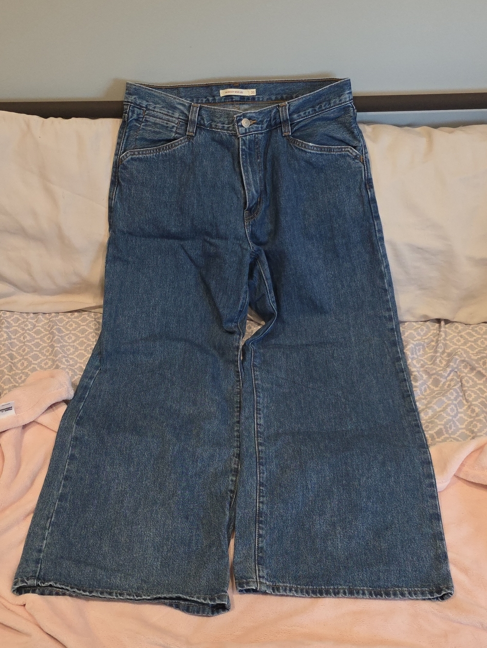 Levi's '94 Baggy Wide-Leg Women's Denim Jeans in Medium Blue